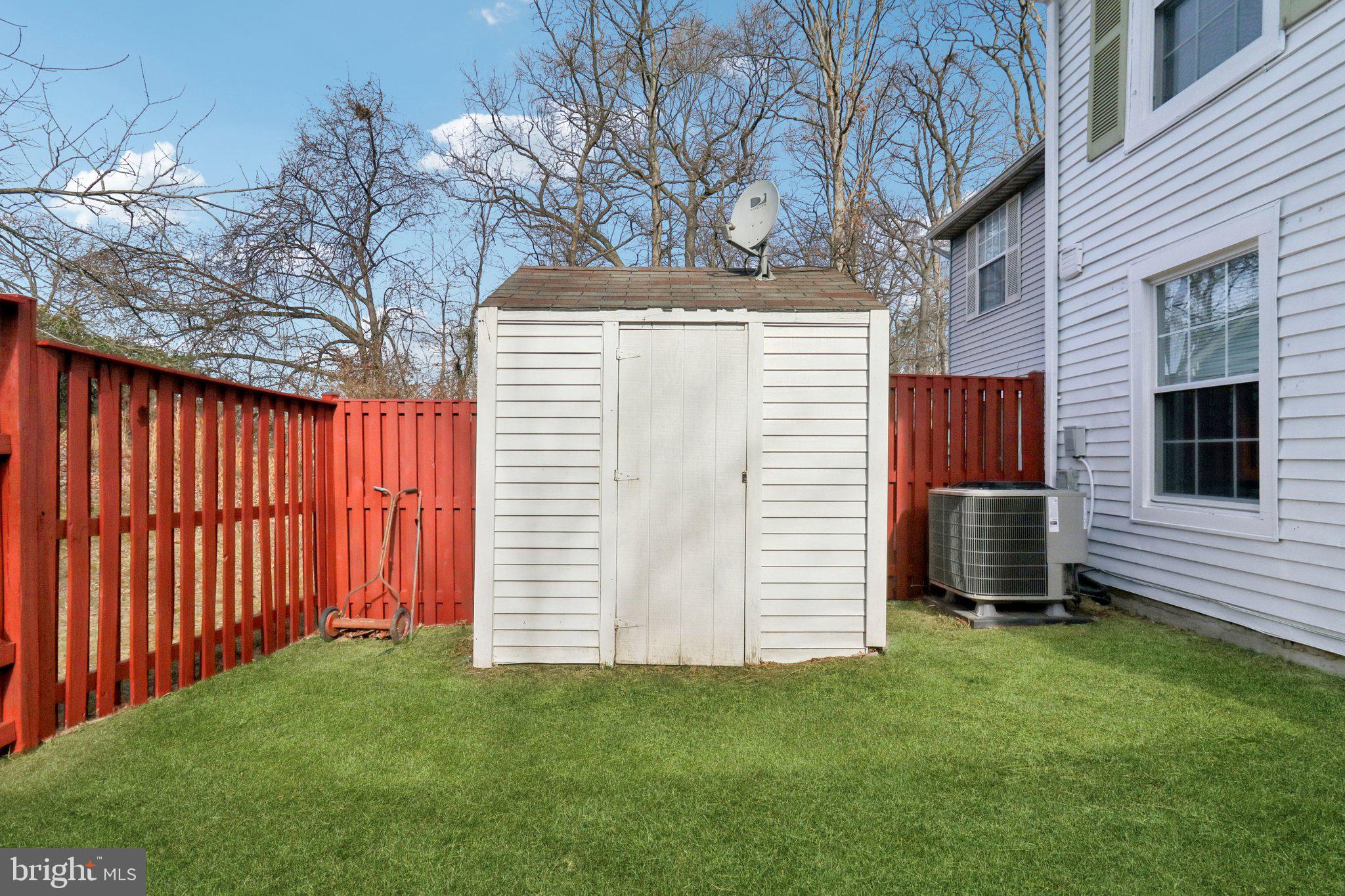 GREEN HOLLY WOODS - Residential