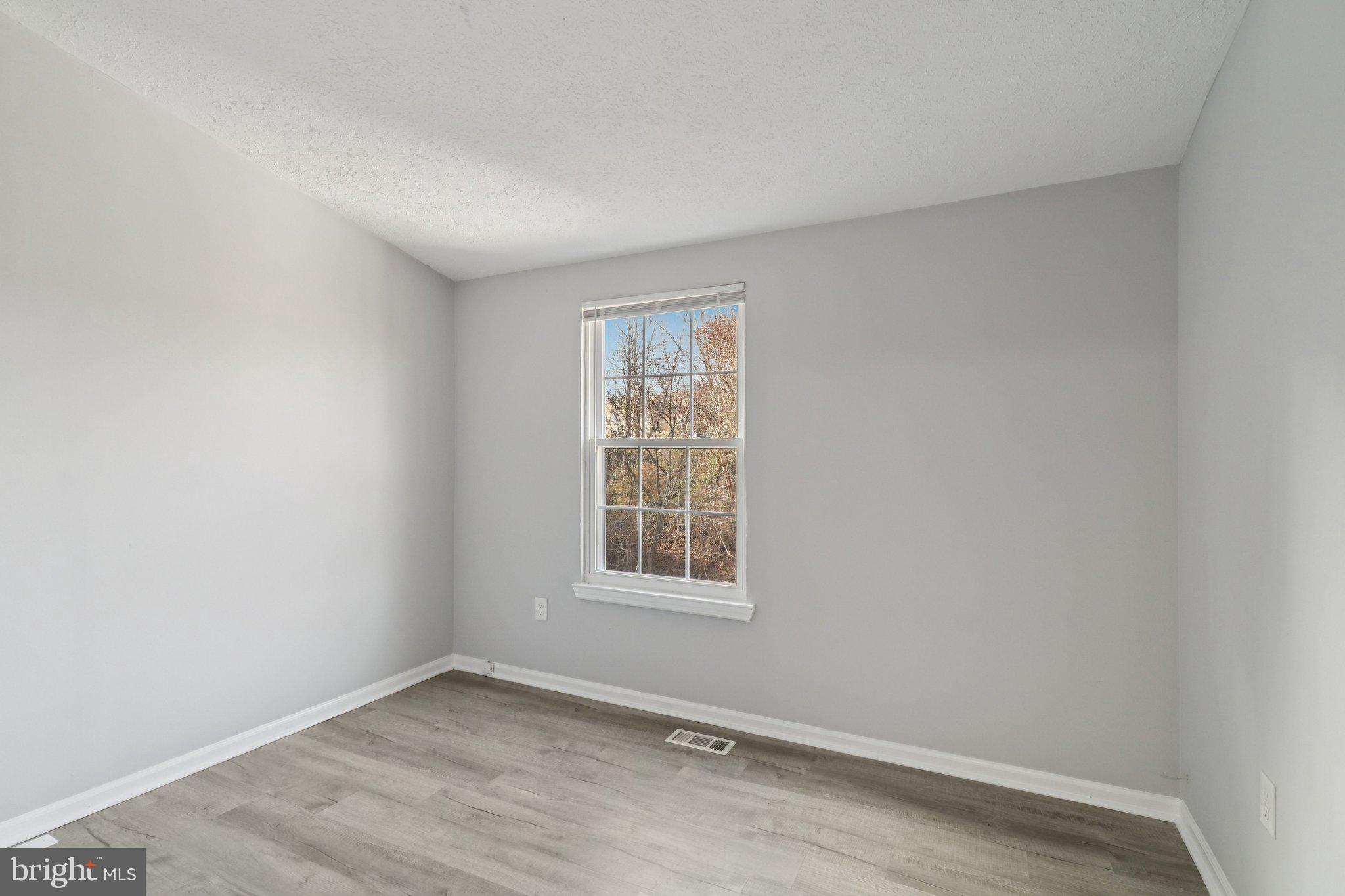 GREEN HOLLY WOODS - Residential