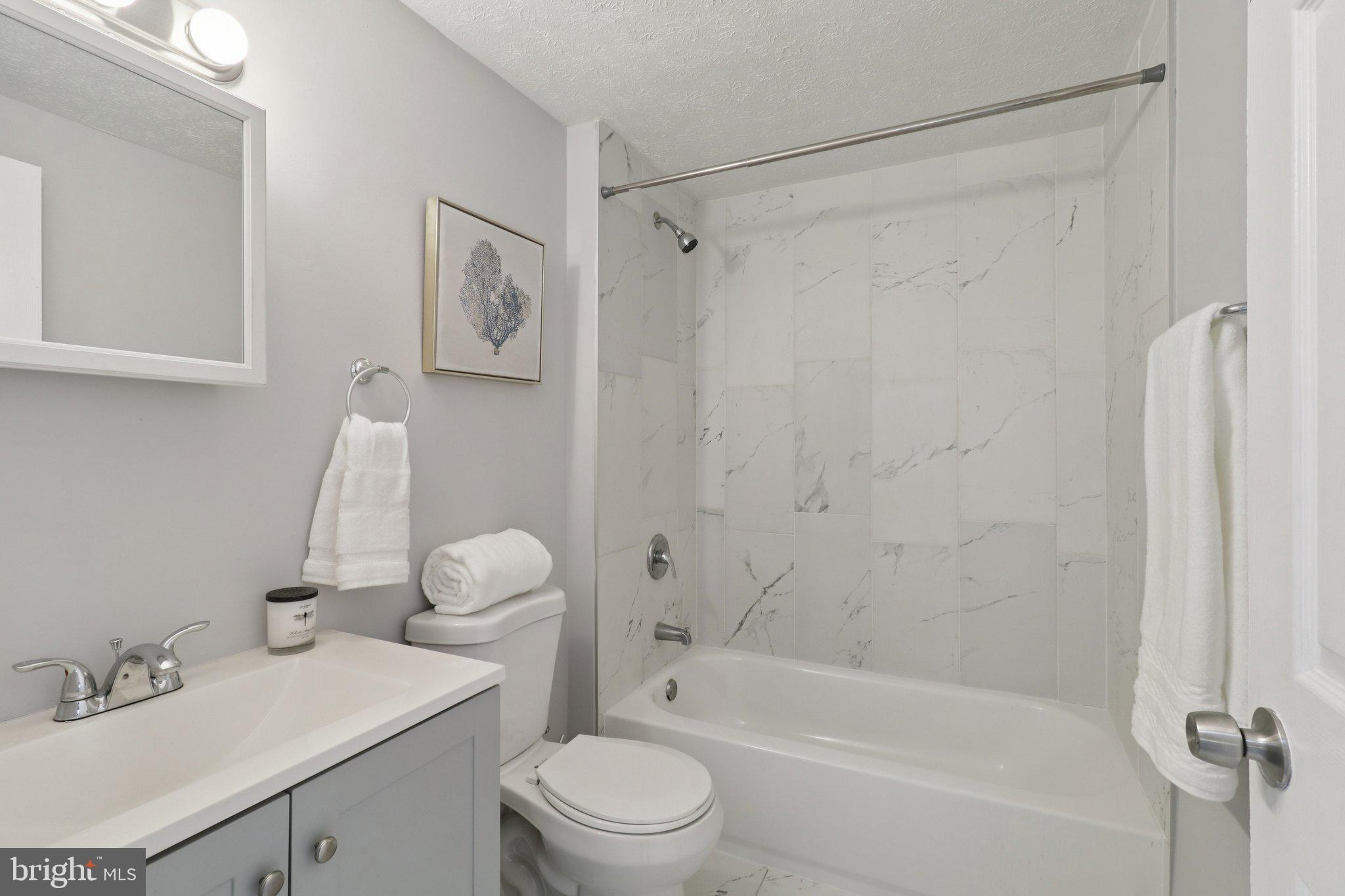 GREEN HOLLY WOODS - Residential