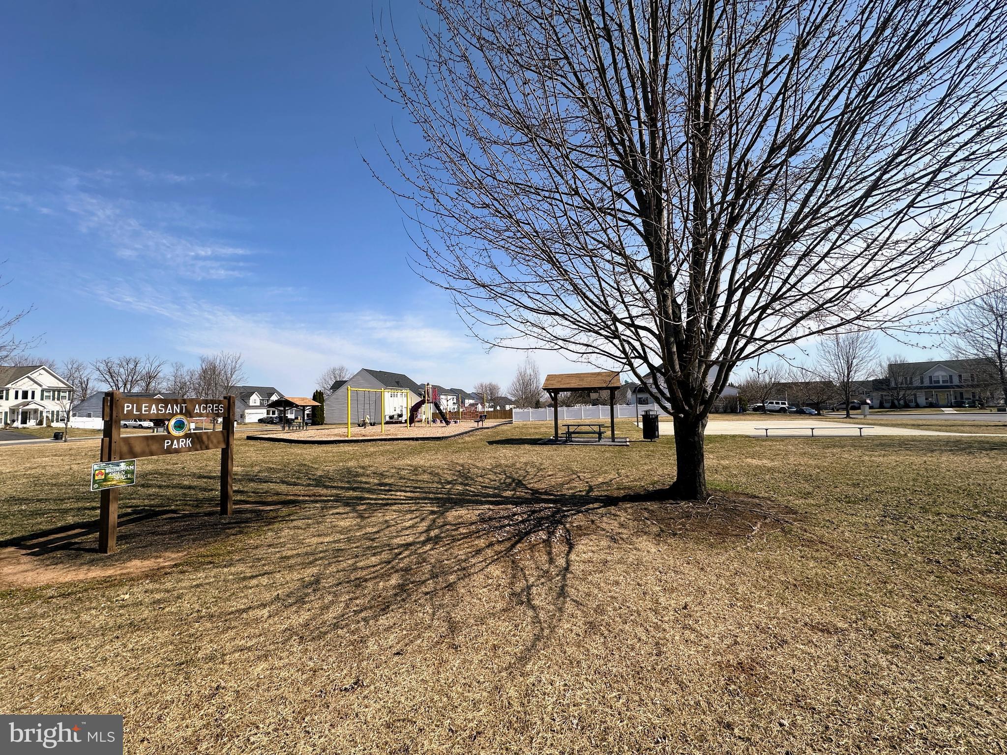 PLEASANT ACRES - Residential Lease