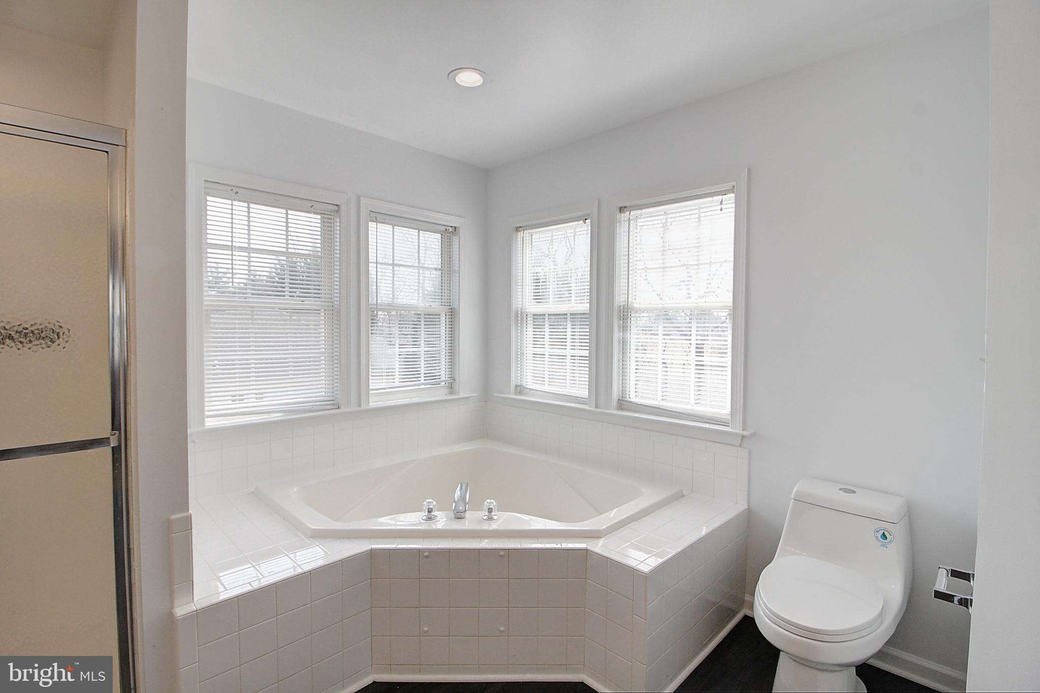 PLEASANT ACRES - Residential Lease