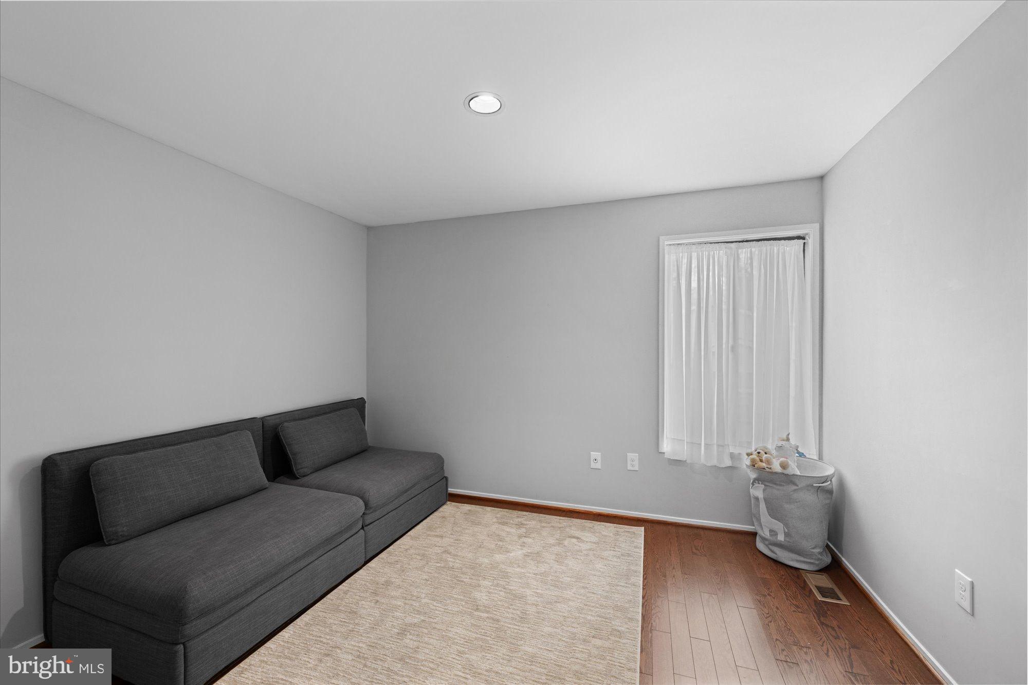 POTOMAC WOODS - Residential