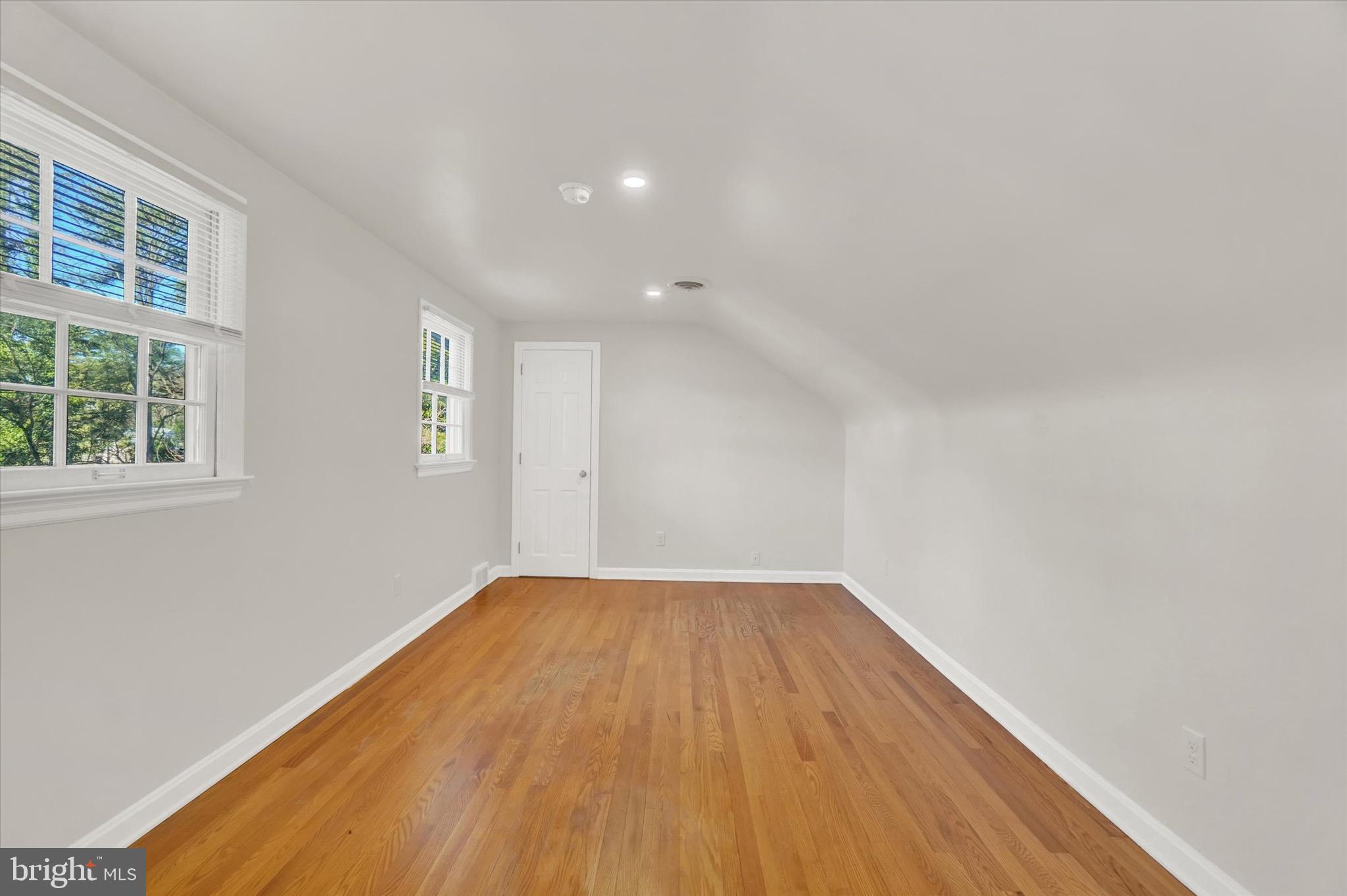 NORTH BROOK - Residential