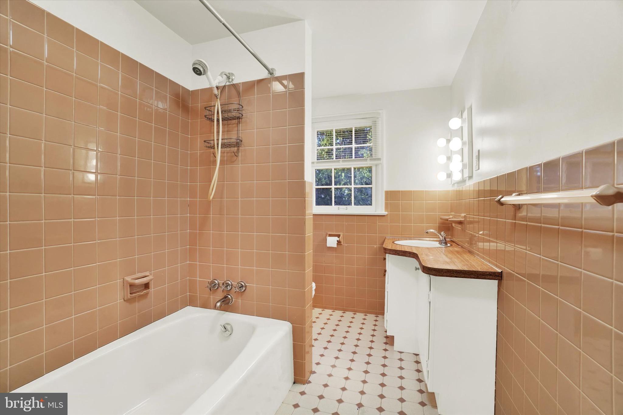 NORTH BROOK - Residential