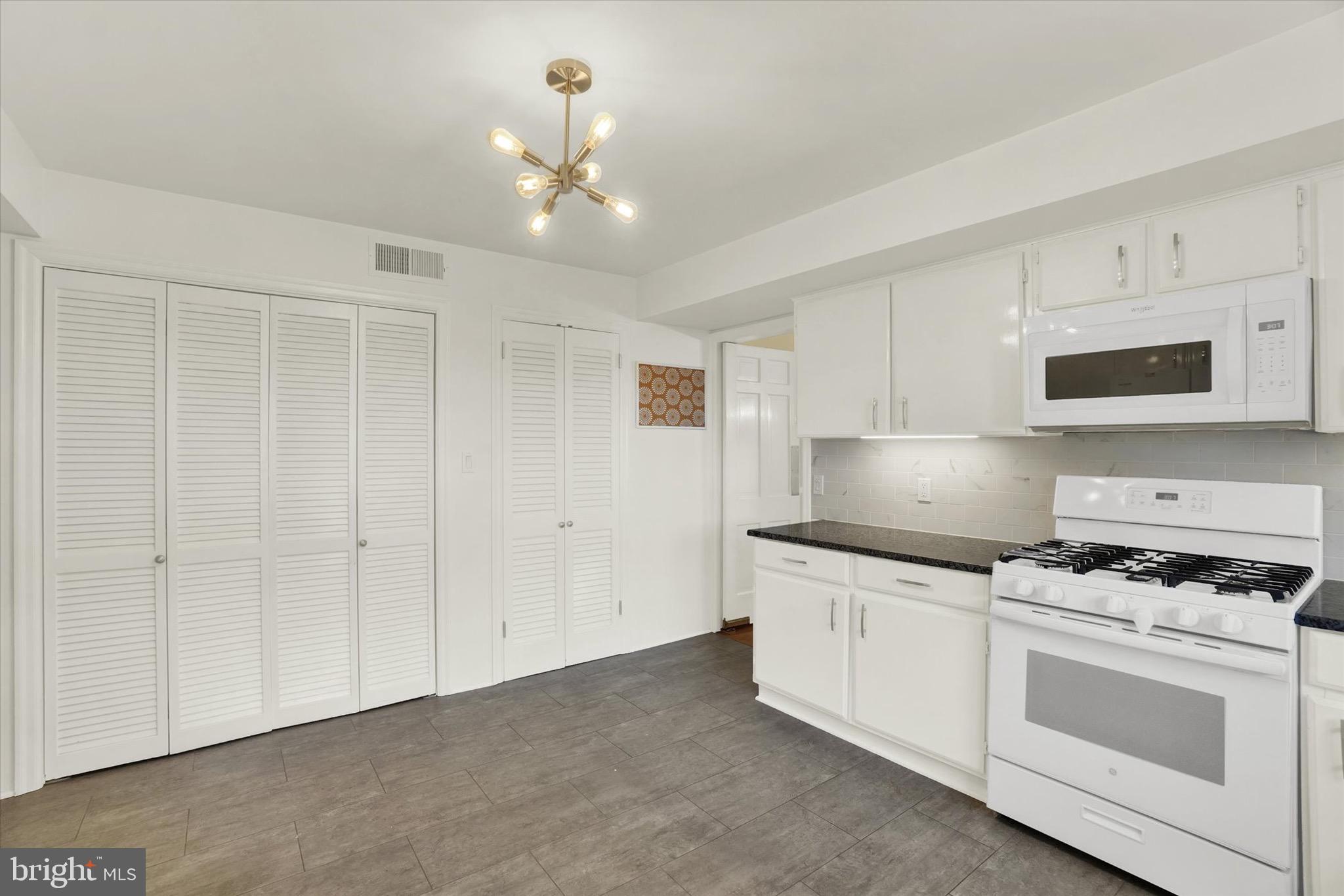 NORTH BROOK - Residential