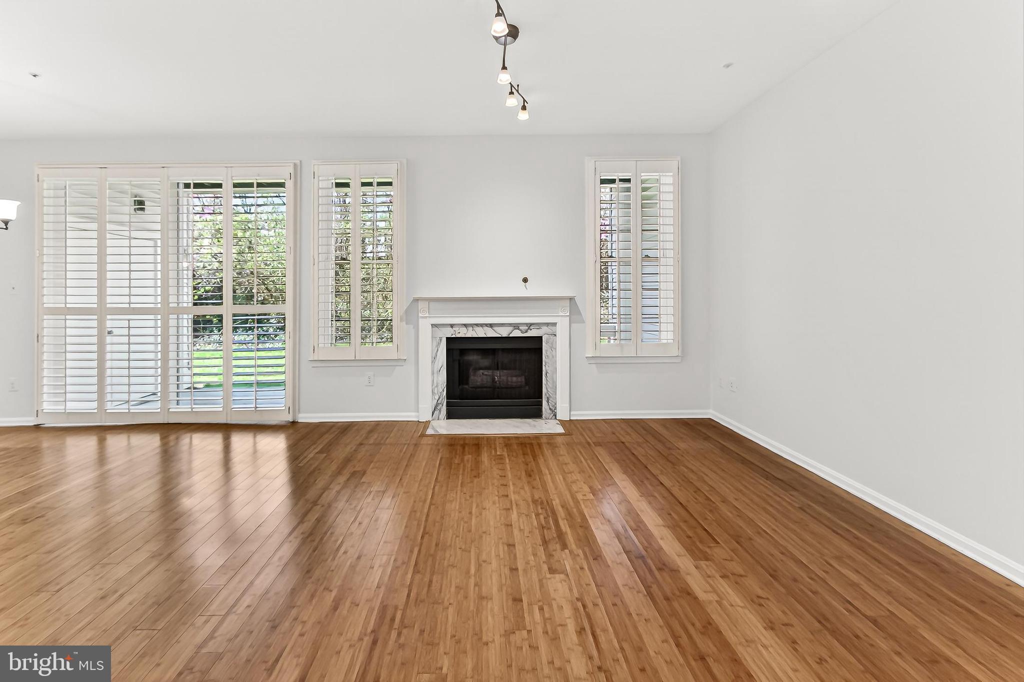 KINGSTOWNE - Residential