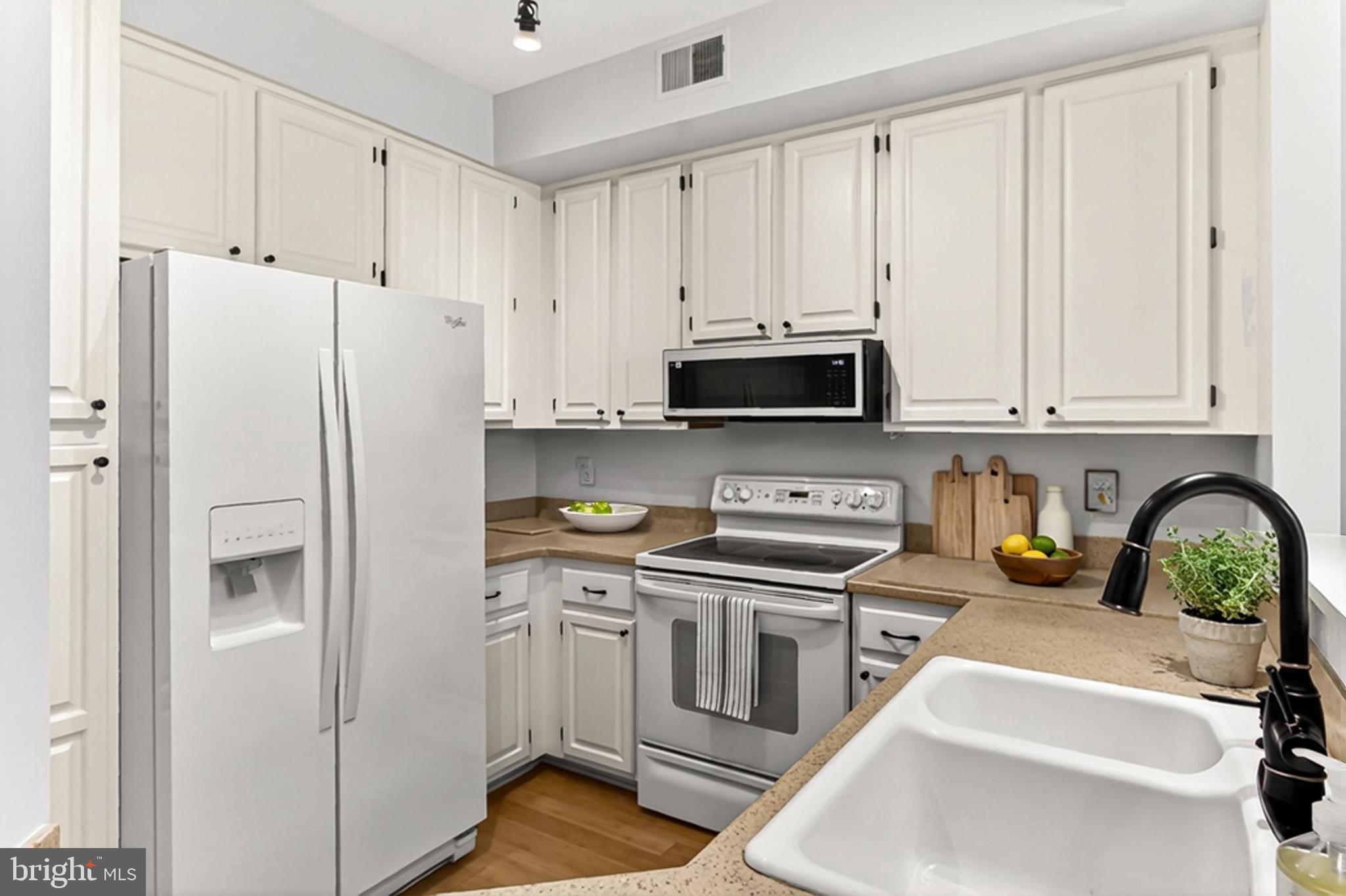 KINGSTOWNE - Residential