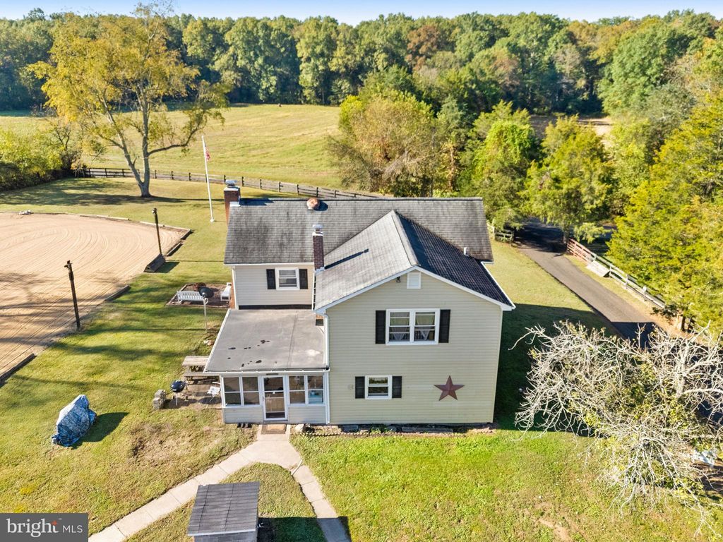 Photo of 8229 Old Dumfries Road, CATLETT, VA 20119 (MLS # VAFQ2019376)
