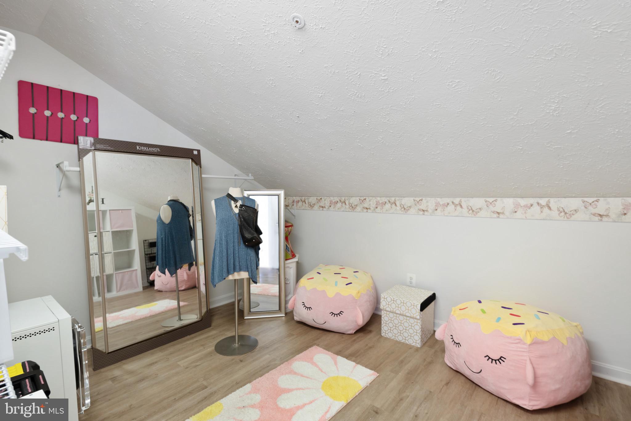 DEER SPRING - Residential