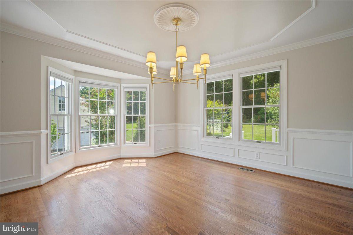 LAYTONSVILLE KNOLLS - Residential