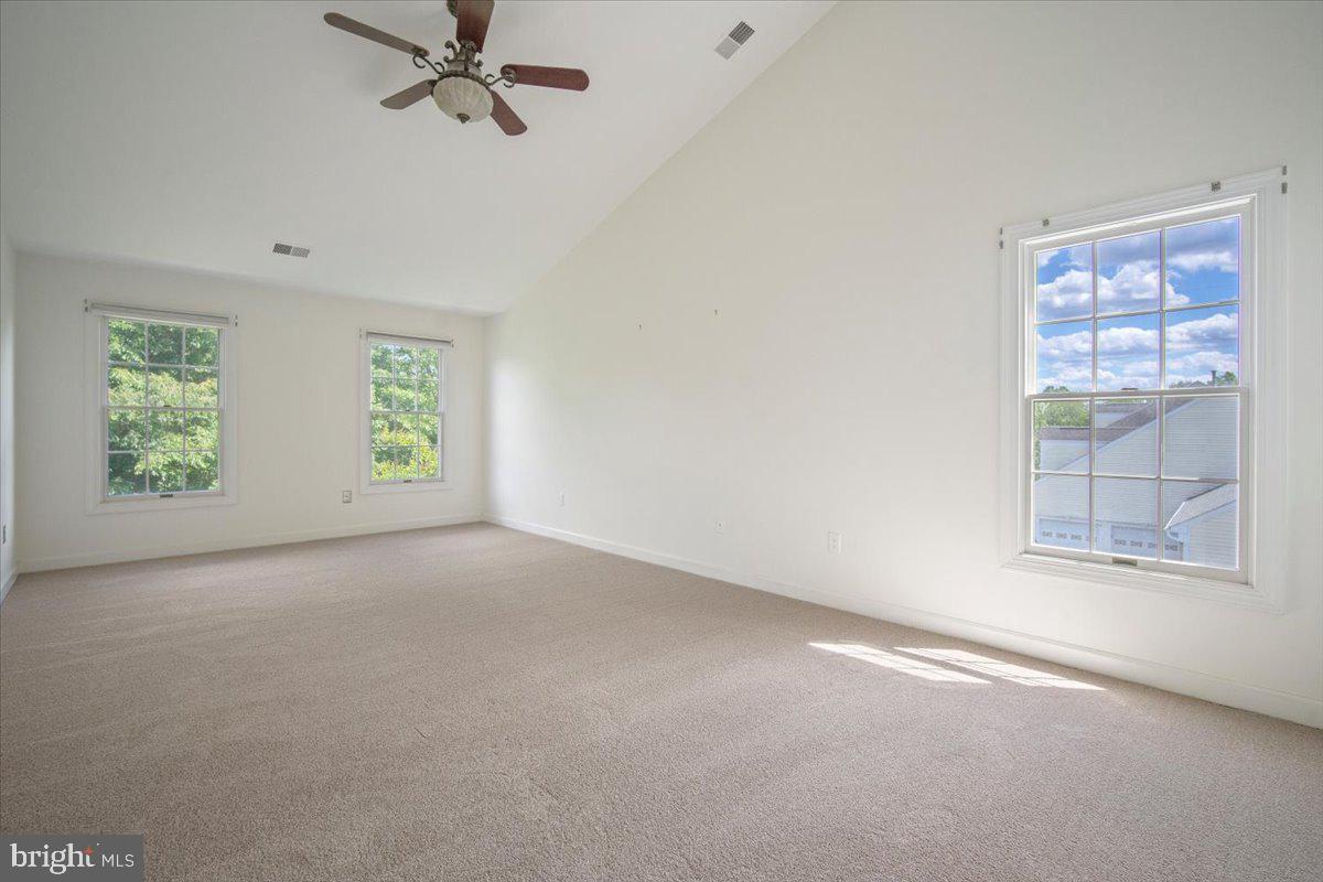 LAYTONSVILLE KNOLLS - Residential