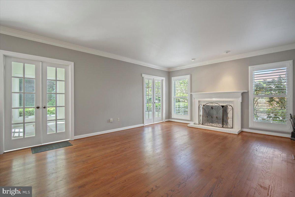 LAYTONSVILLE KNOLLS - Residential
