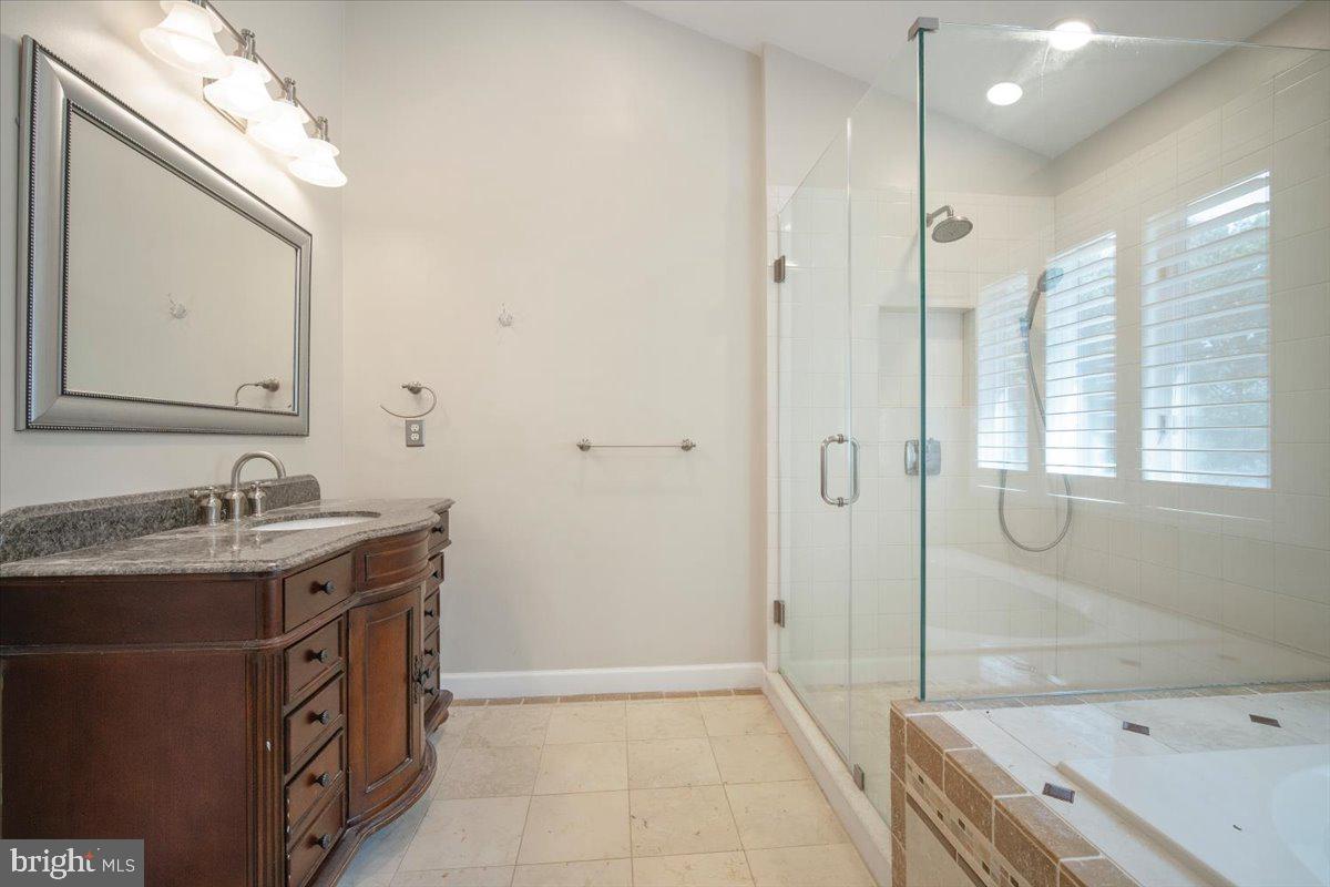 LAYTONSVILLE KNOLLS - Residential