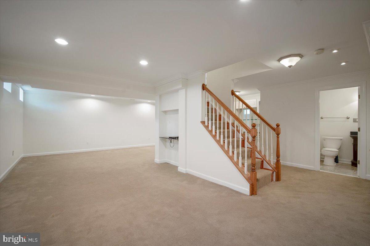 LAYTONSVILLE KNOLLS - Residential