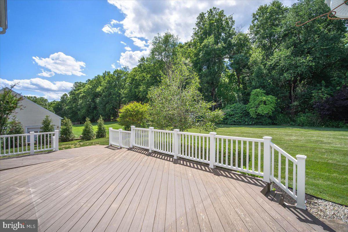 LAYTONSVILLE KNOLLS - Residential