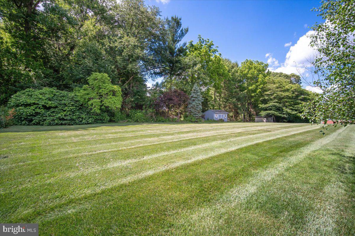 LAYTONSVILLE KNOLLS - Residential