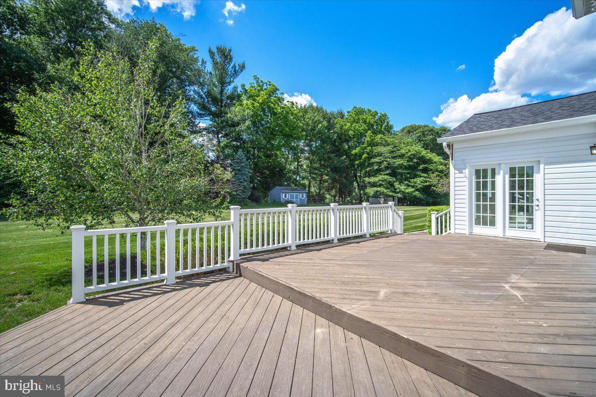 LAYTONSVILLE KNOLLS - Residential