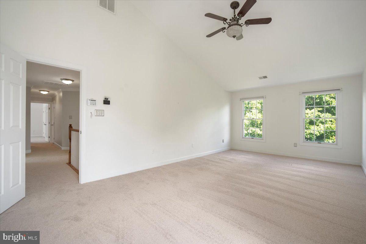 LAYTONSVILLE KNOLLS - Residential