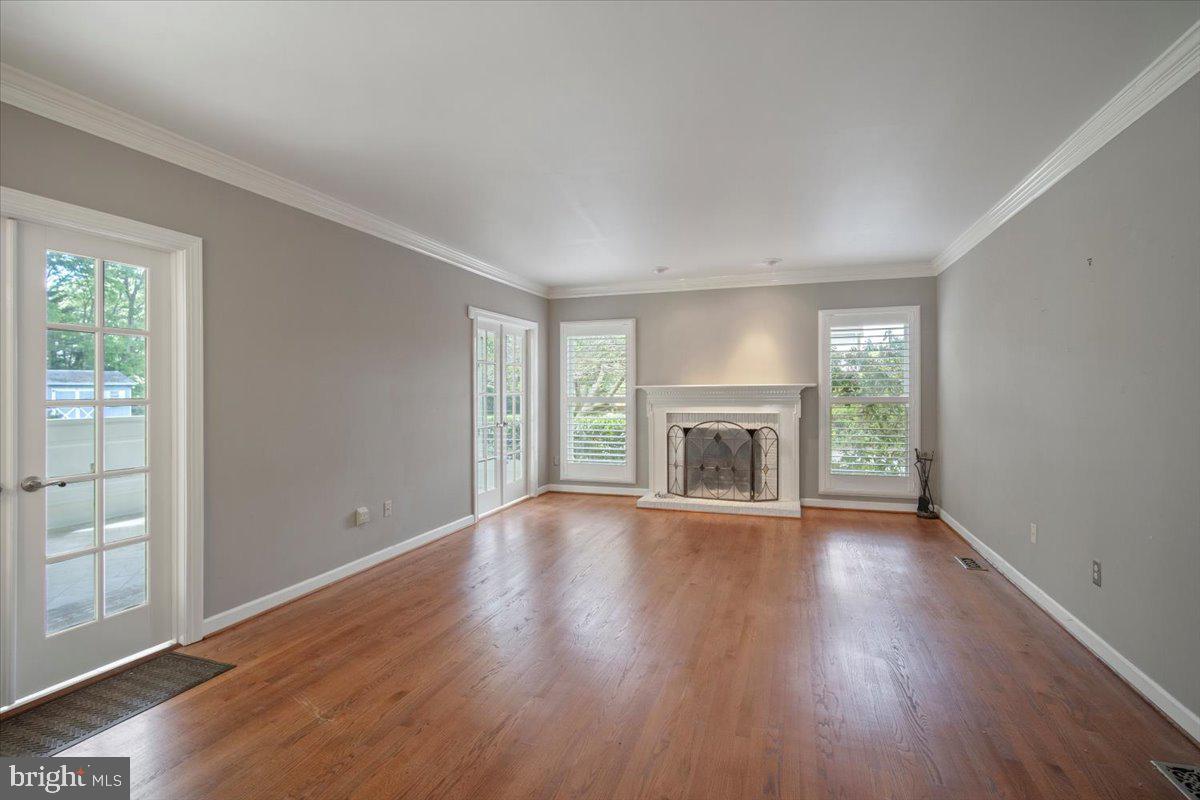 LAYTONSVILLE KNOLLS - Residential