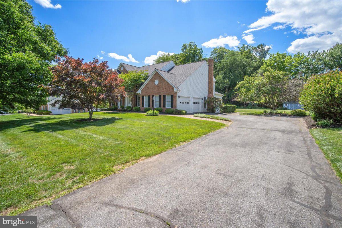 LAYTONSVILLE KNOLLS - Residential
