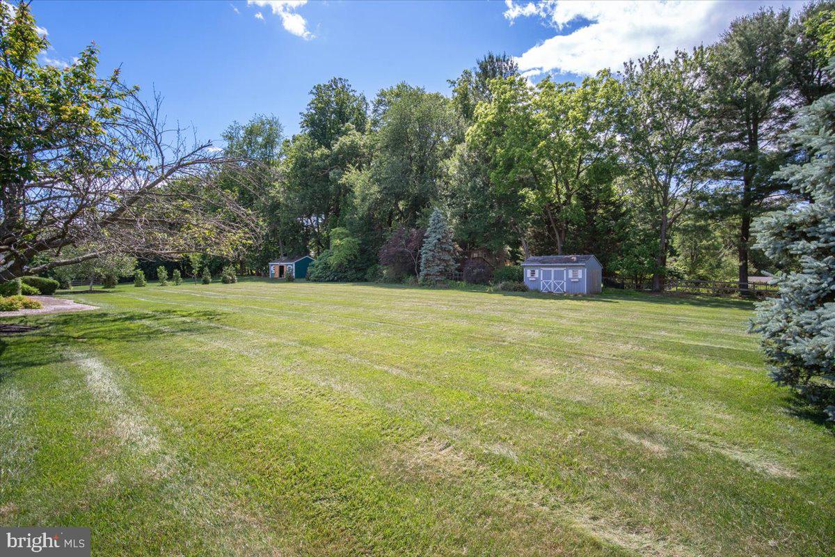 LAYTONSVILLE KNOLLS - Residential