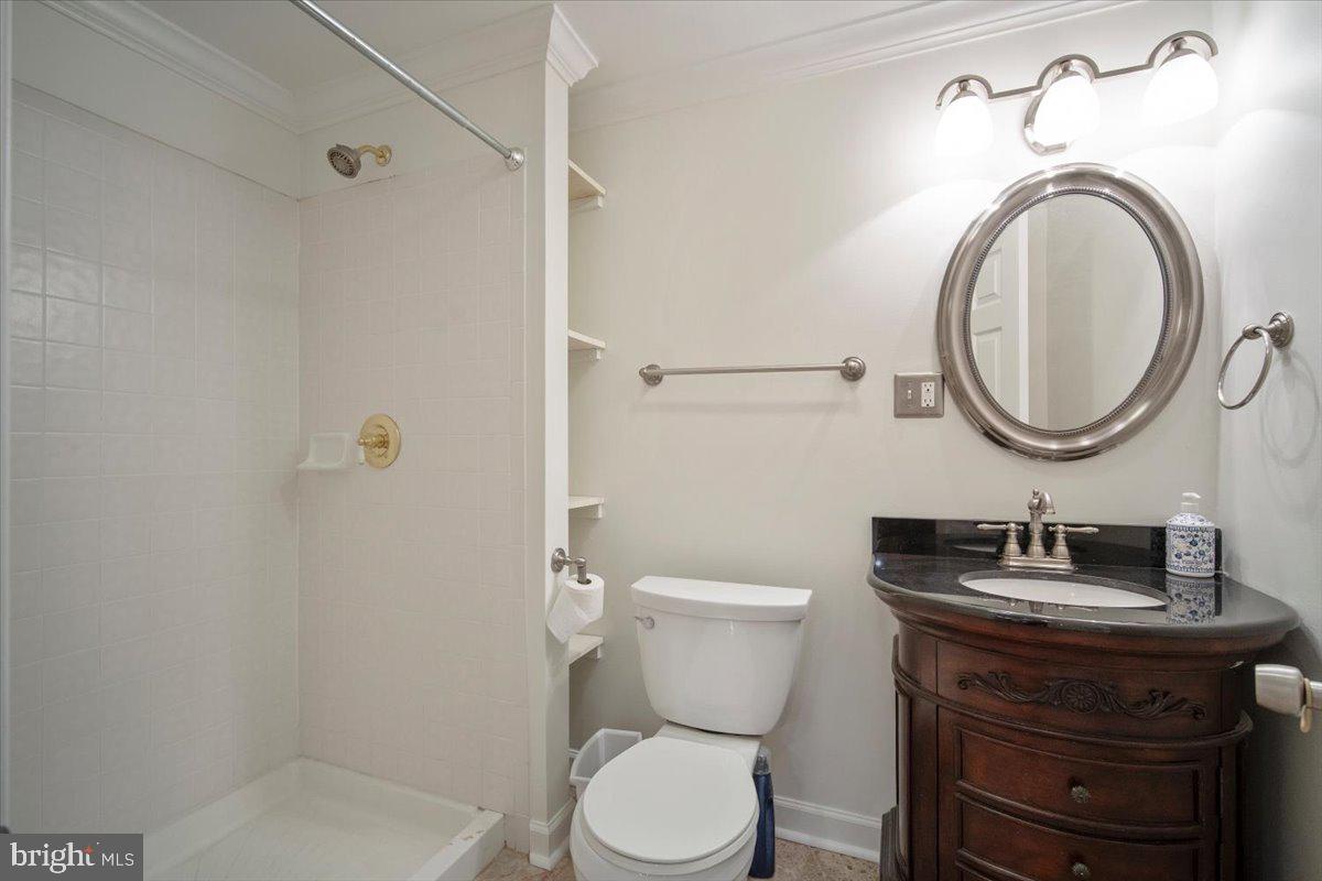 LAYTONSVILLE KNOLLS - Residential