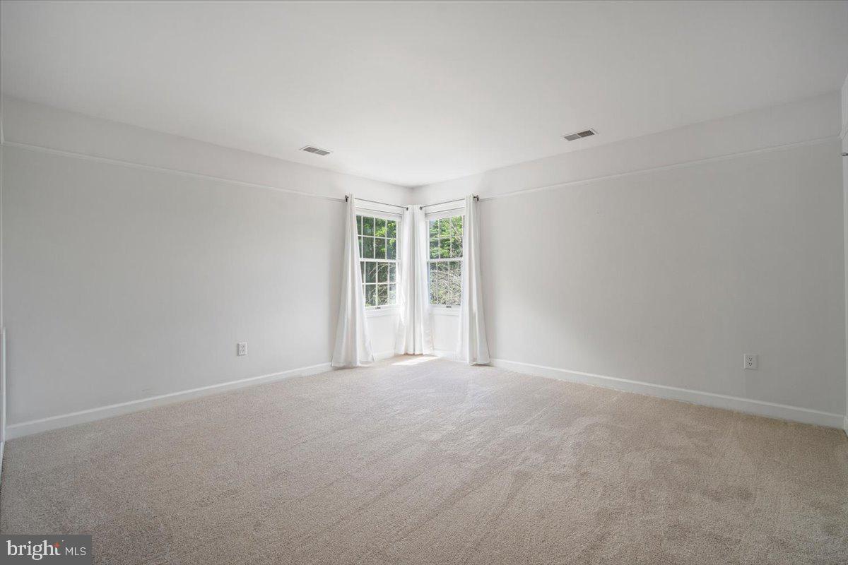 LAYTONSVILLE KNOLLS - Residential