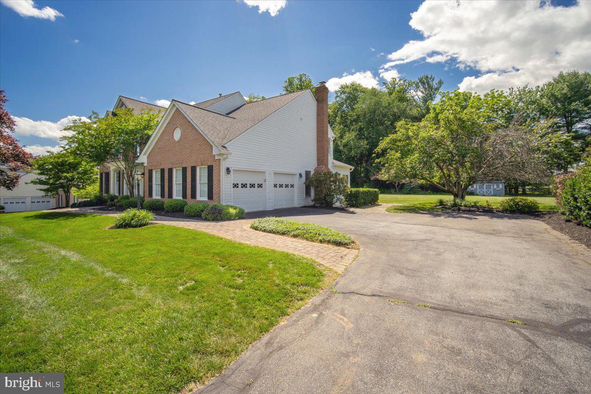 LAYTONSVILLE KNOLLS - Residential