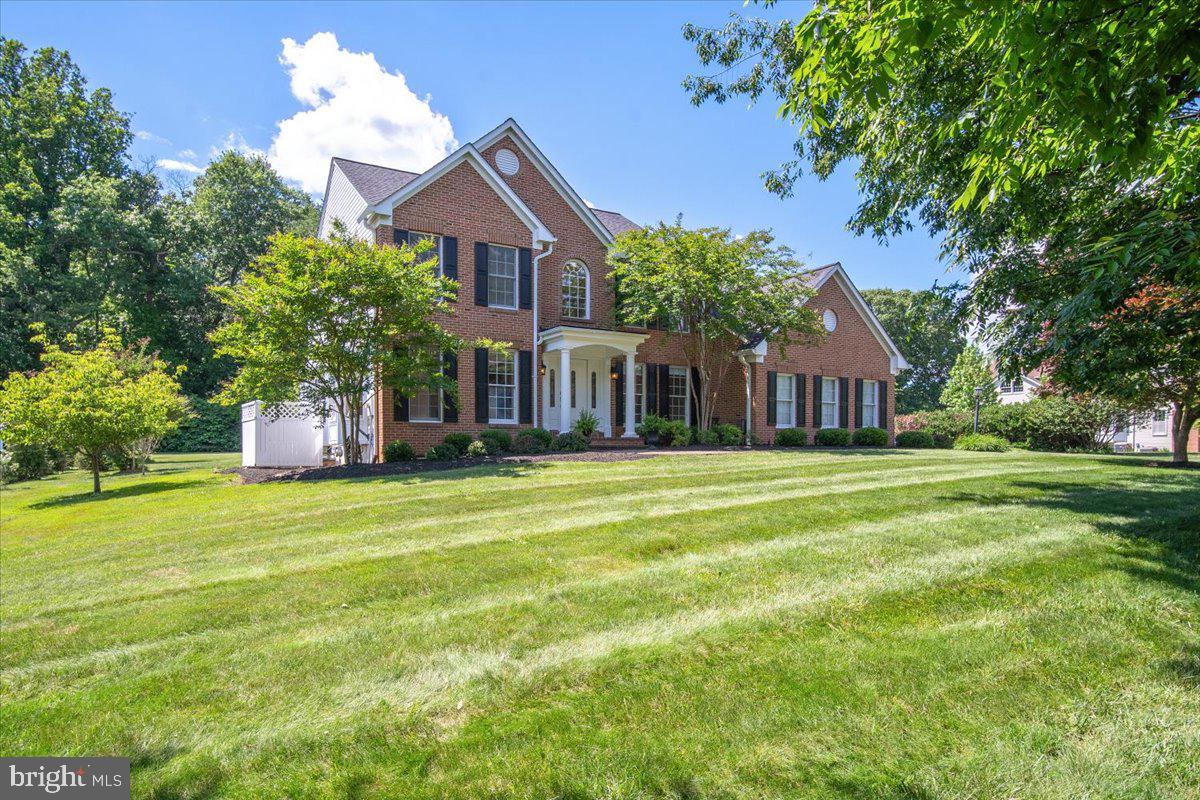 LAYTONSVILLE KNOLLS - Residential