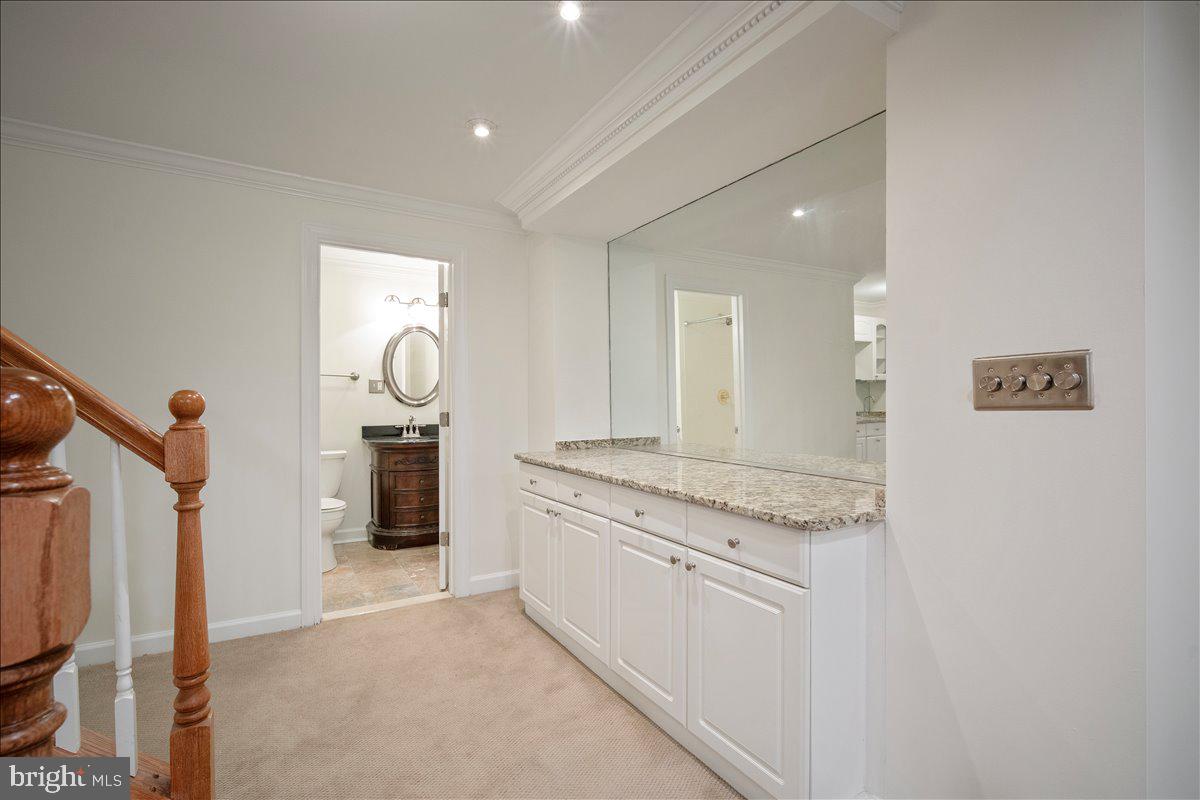 LAYTONSVILLE KNOLLS - Residential