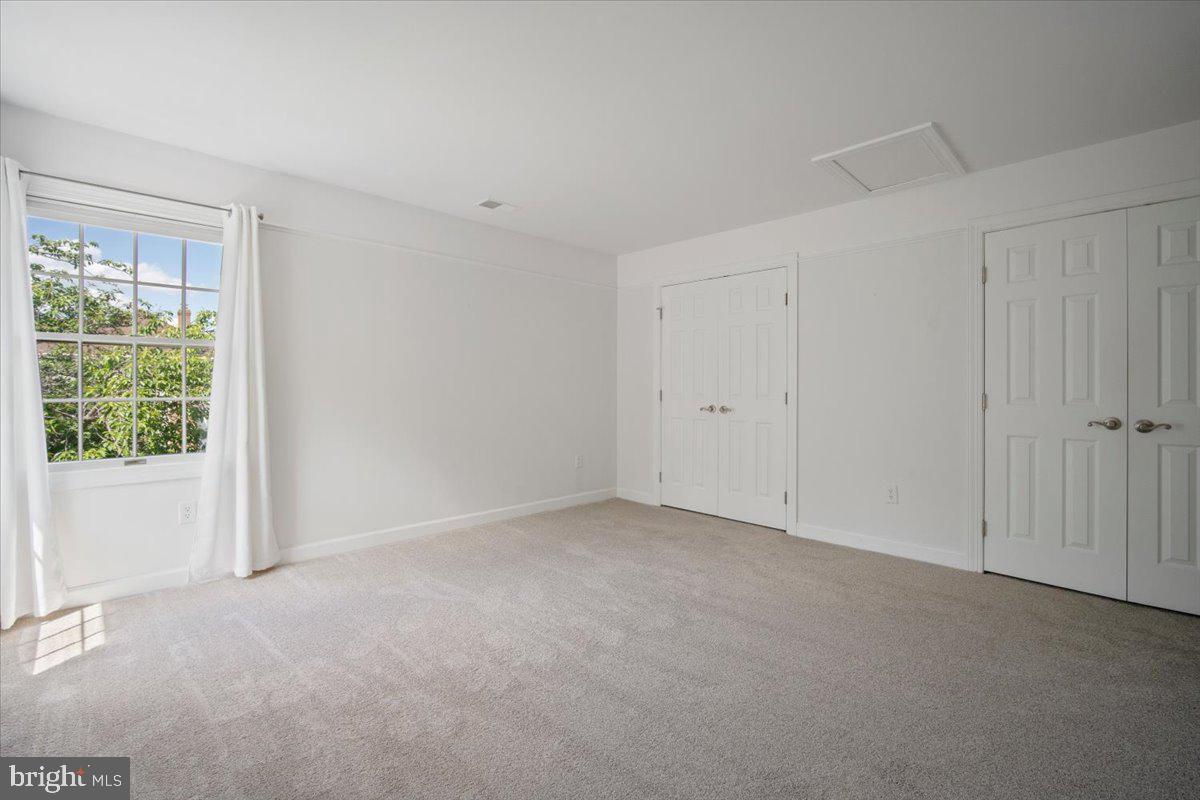 LAYTONSVILLE KNOLLS - Residential