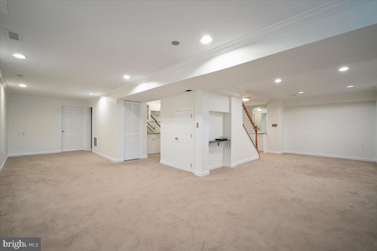 LAYTONSVILLE KNOLLS - Residential