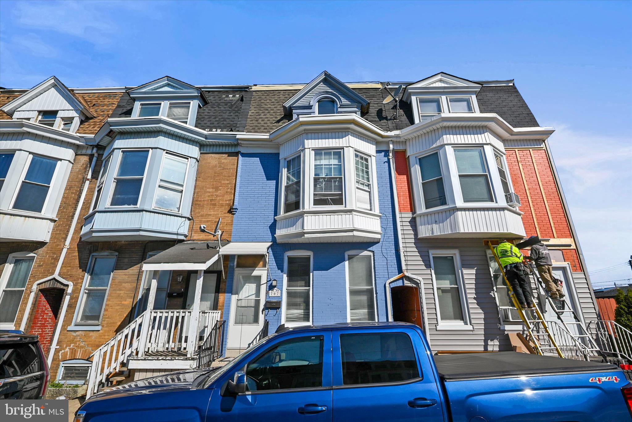707 YORK STREET
