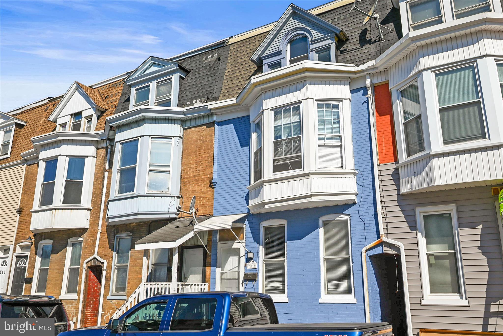 707 YORK STREET