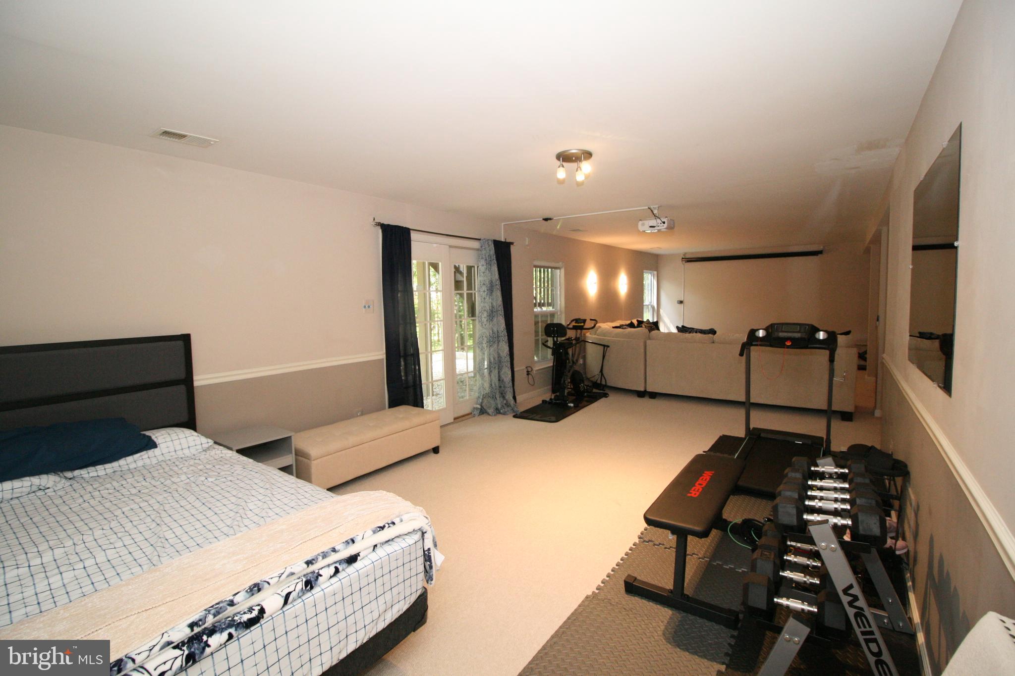 SENECA PARK NORTH - Residential Lease