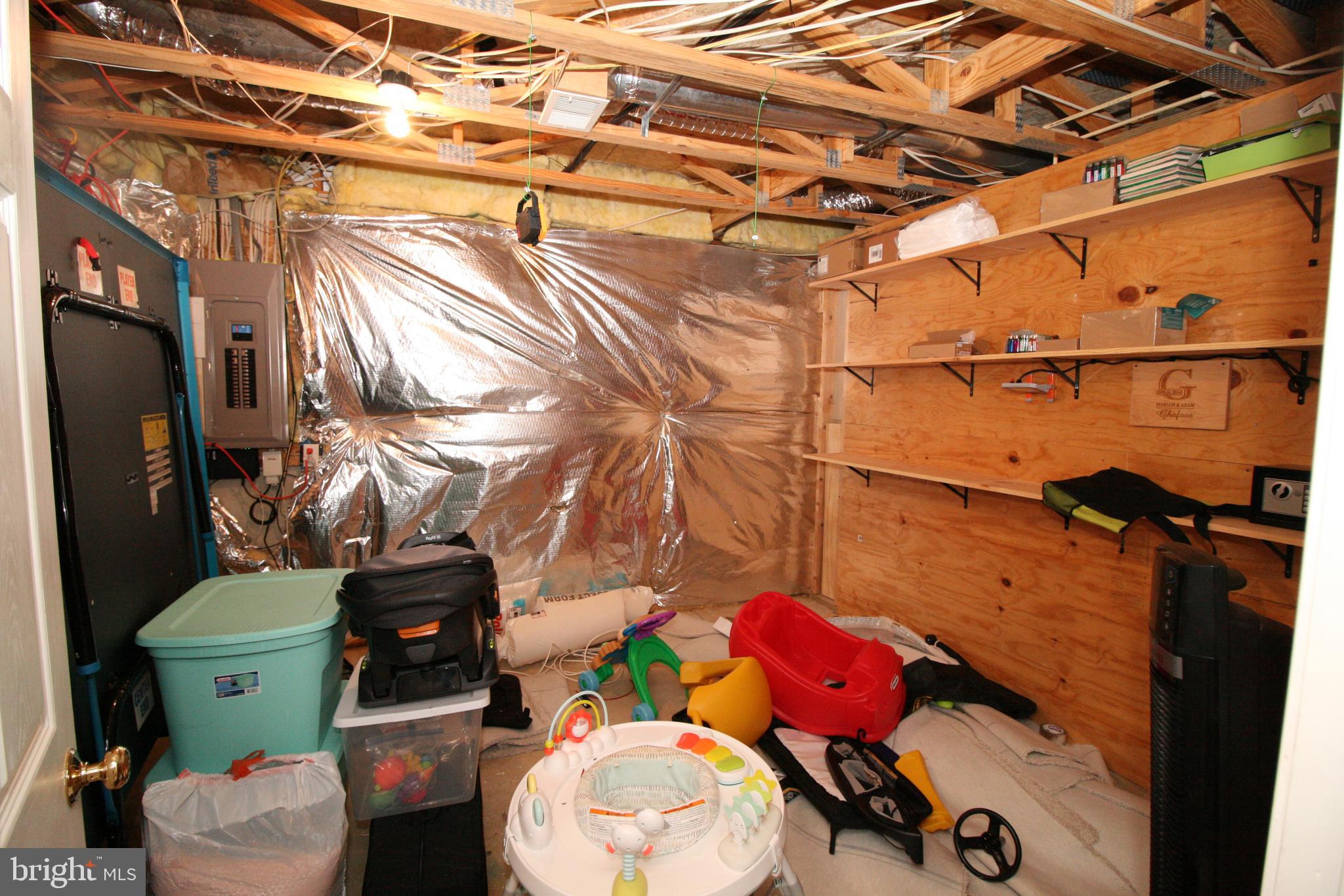 SENECA PARK NORTH - Residential Lease