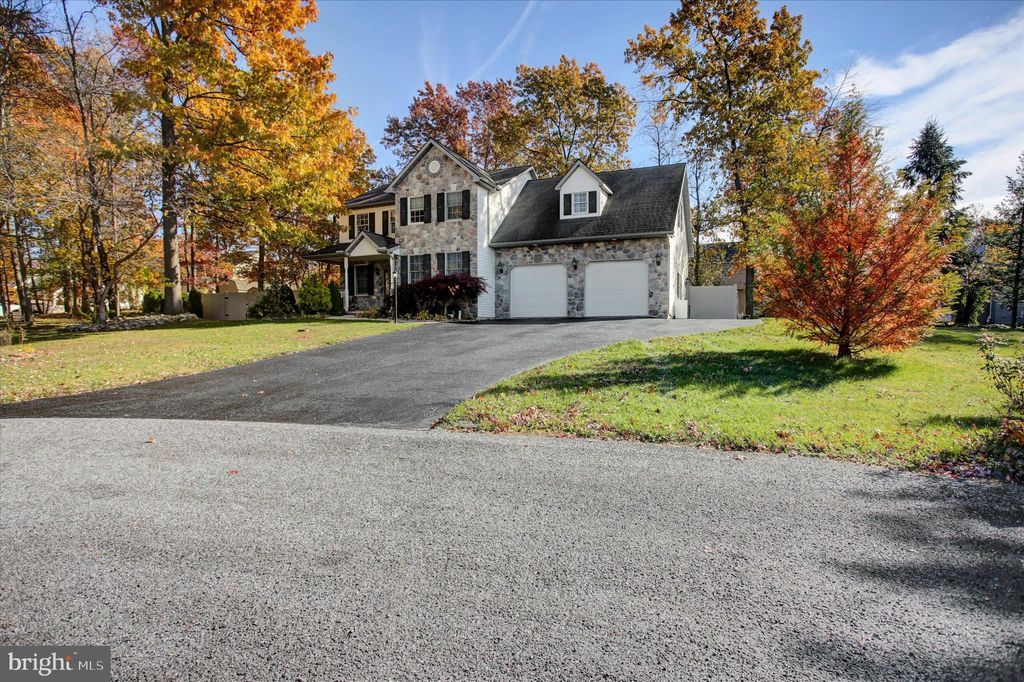 Photo of 642 Eric Drive, SHIPPENSBURG, PA 17257 (MLS # PAFL2031158)