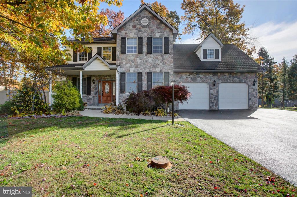 Photo of 642 Eric Drive, SHIPPENSBURG, PA 17257 (MLS # PAFL2031158)