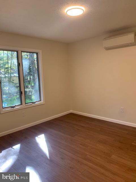 BEAR CREEK LAKE - Residential