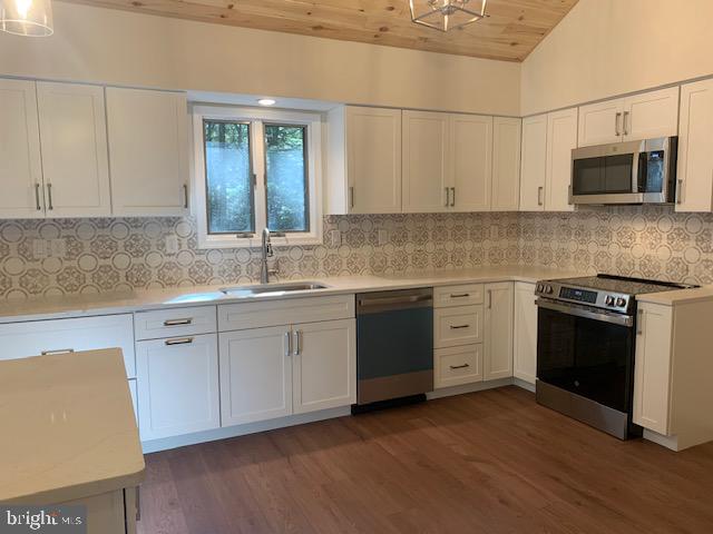 BEAR CREEK LAKE - Residential