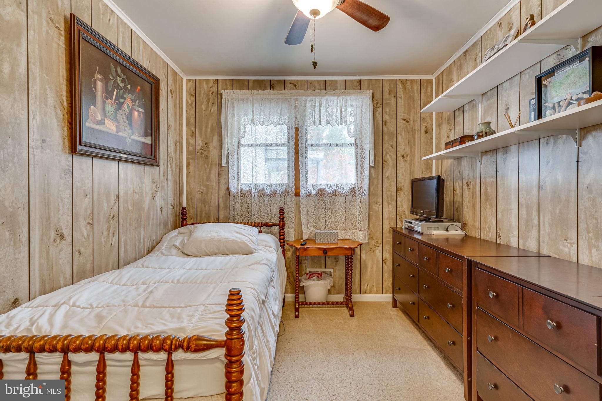 INDIAN HEAD MANOR - Residential