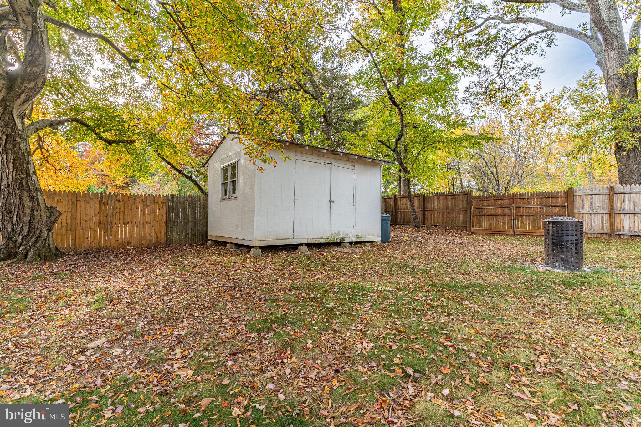 INDIAN HEAD MANOR - Residential