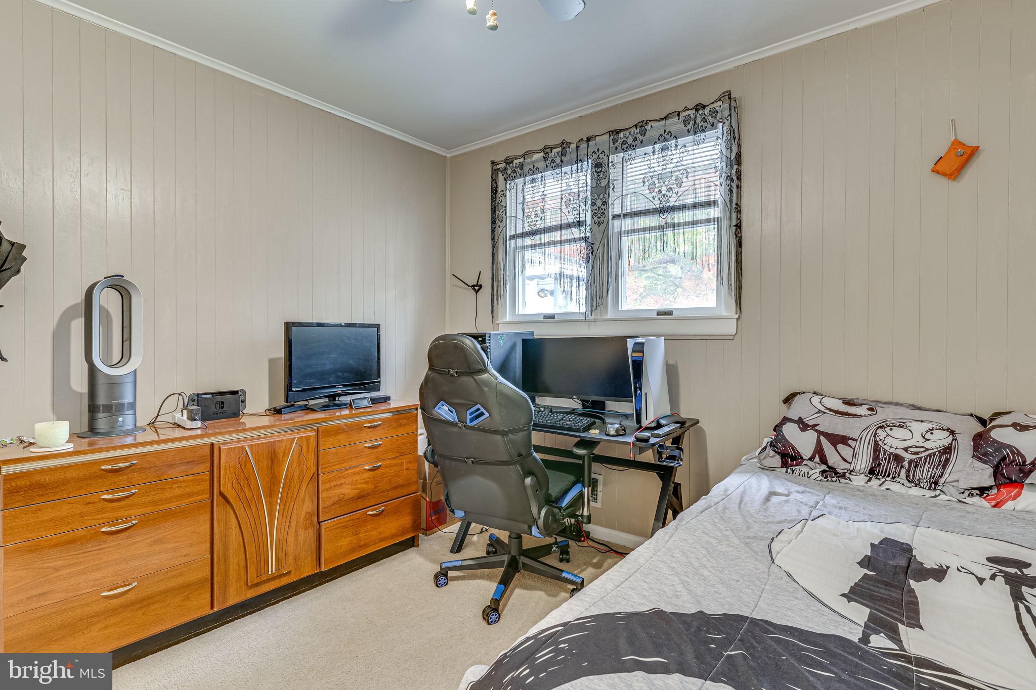 INDIAN HEAD MANOR - Residential