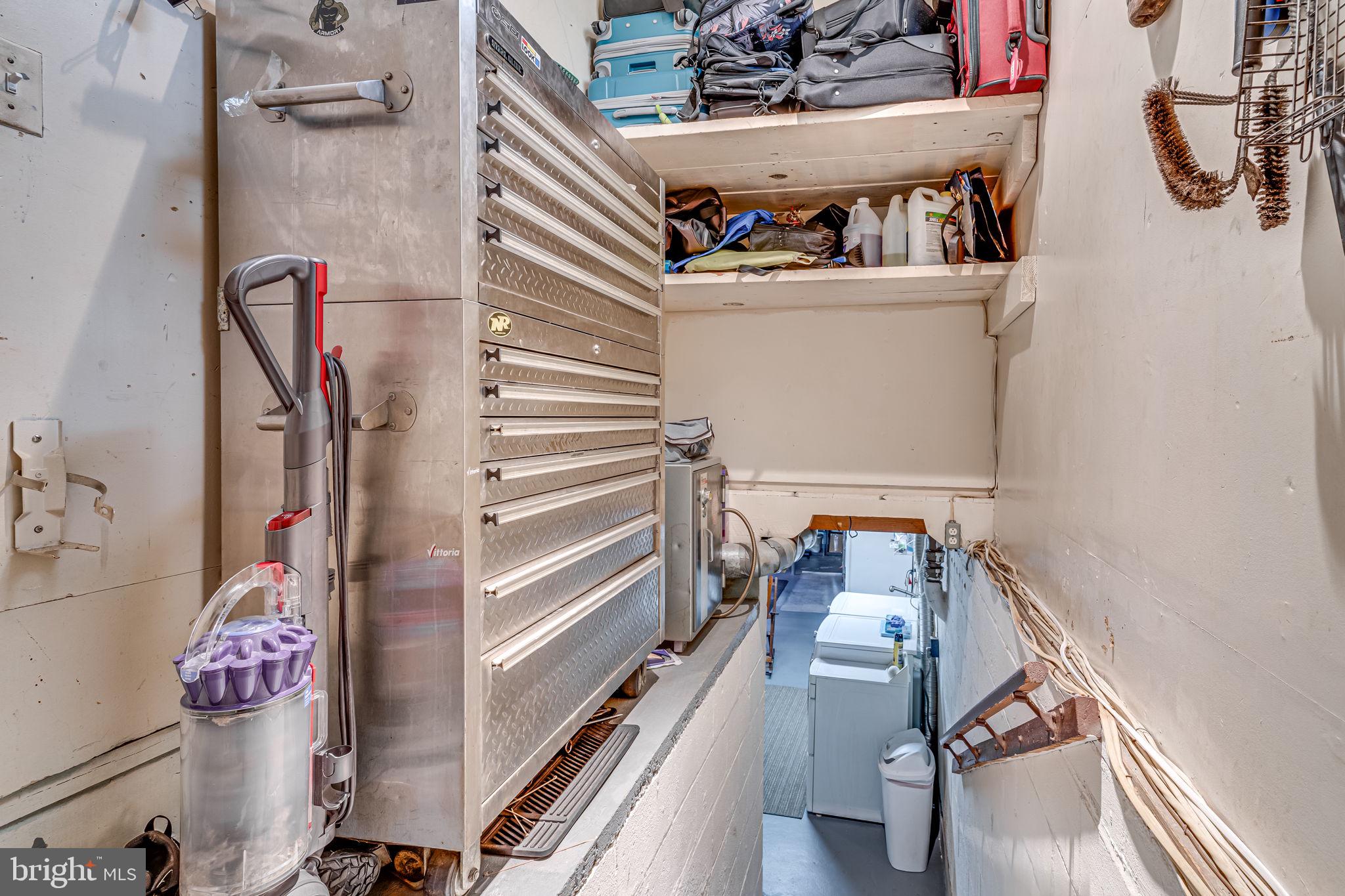 INDIAN HEAD MANOR - Residential