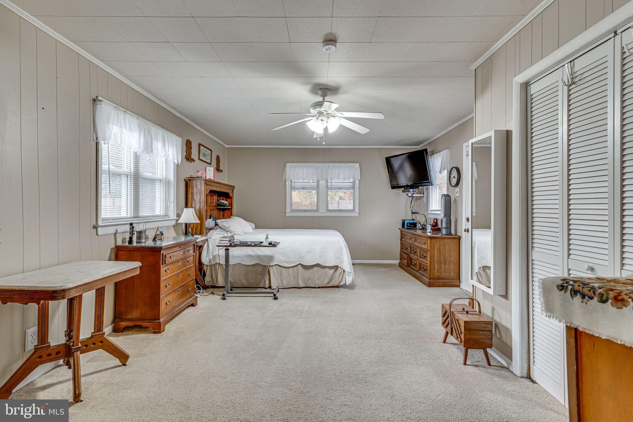 INDIAN HEAD MANOR - Residential