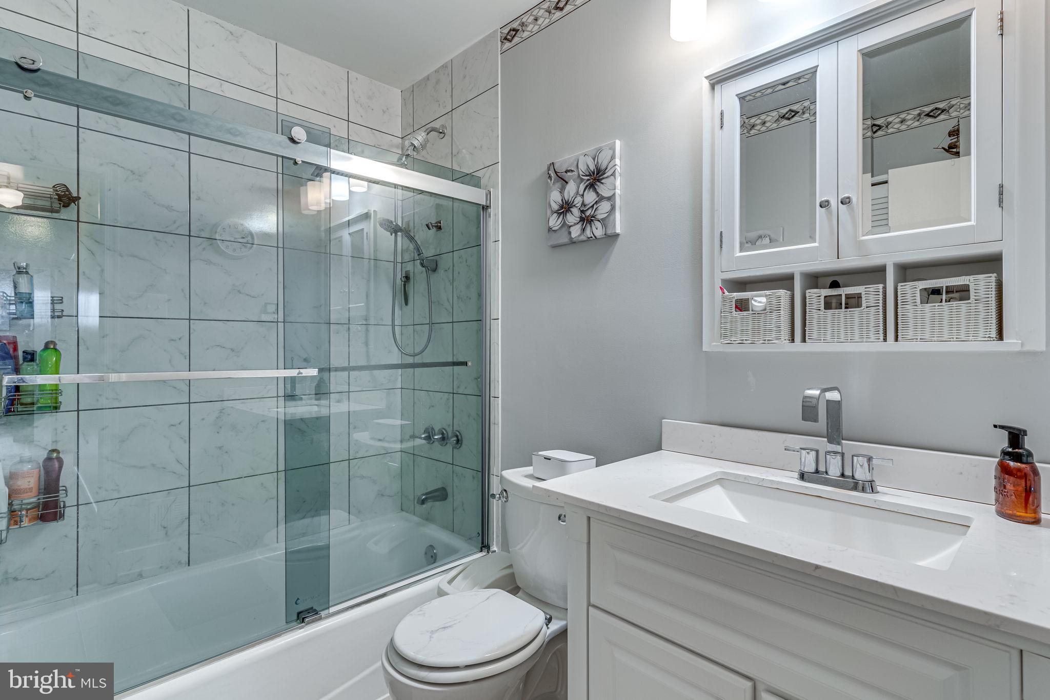 INDIAN HEAD MANOR - Residential