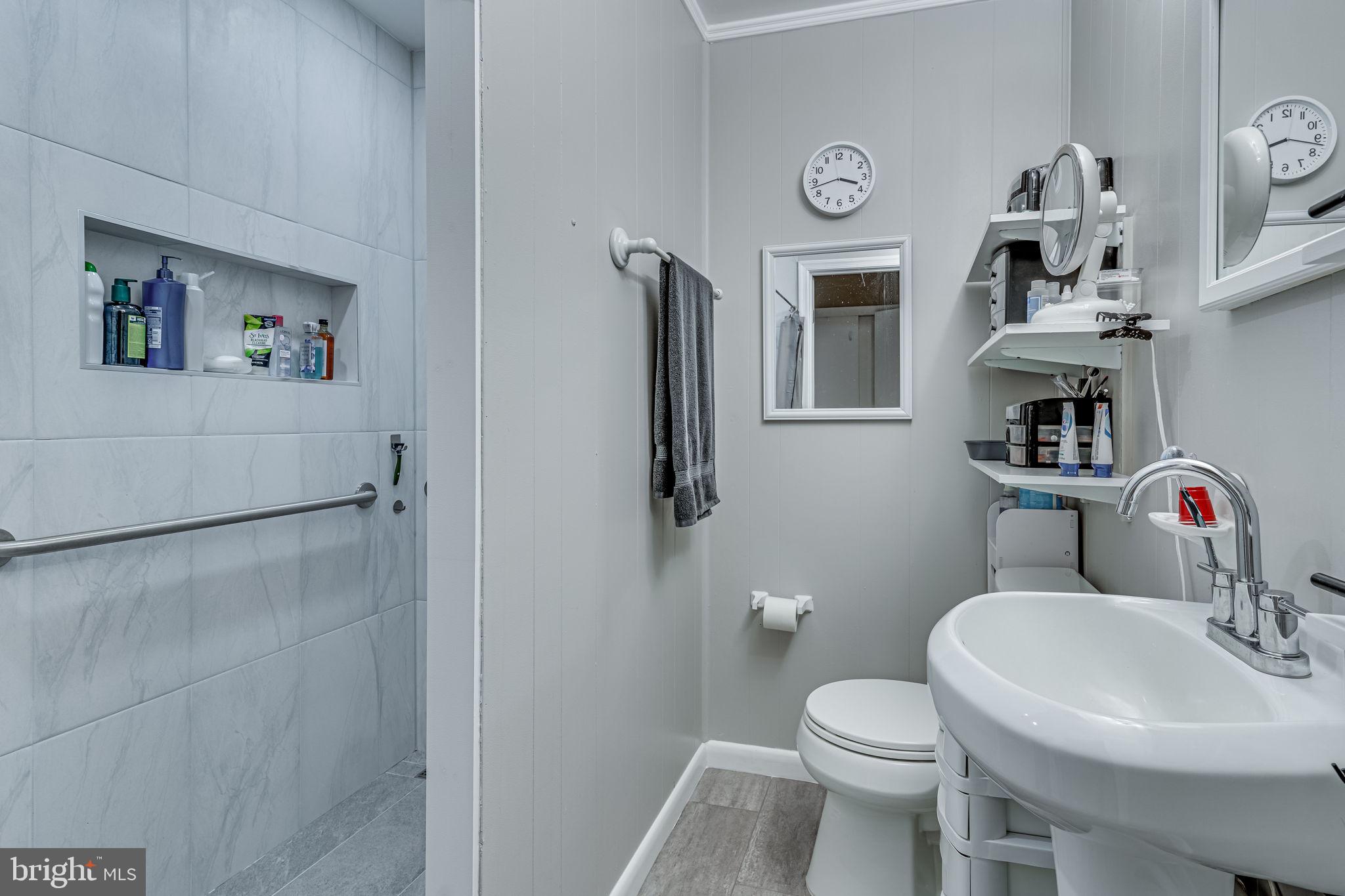 INDIAN HEAD MANOR - Residential