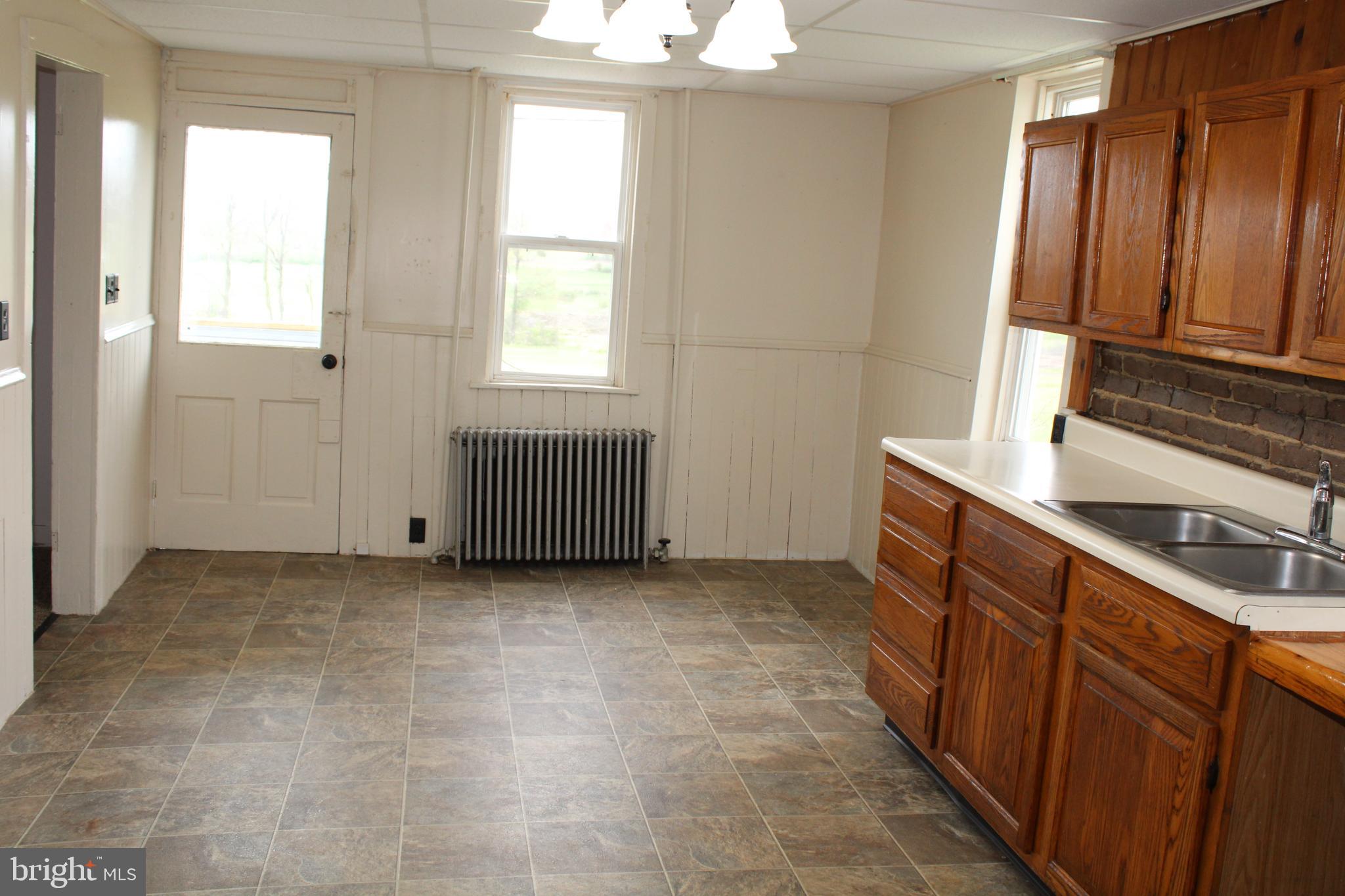 BRECKNOCK TOWNSHIP - Residential Lease