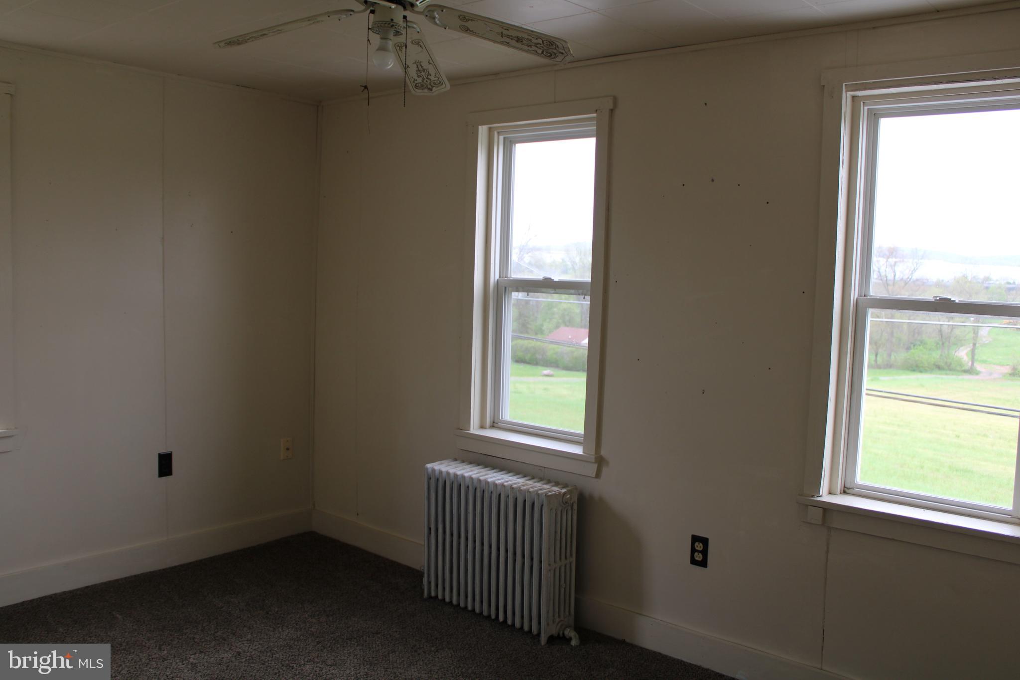 BRECKNOCK TOWNSHIP - Residential Lease