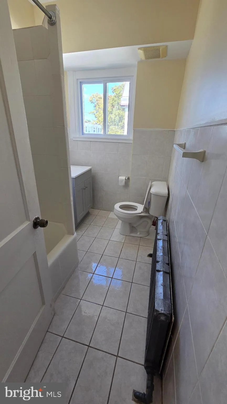 Philadelphia, Pennsylvania 19120, United States, 3 Bedrooms Bedrooms, ,2 BathroomsBathrooms,Residential,Active,229994